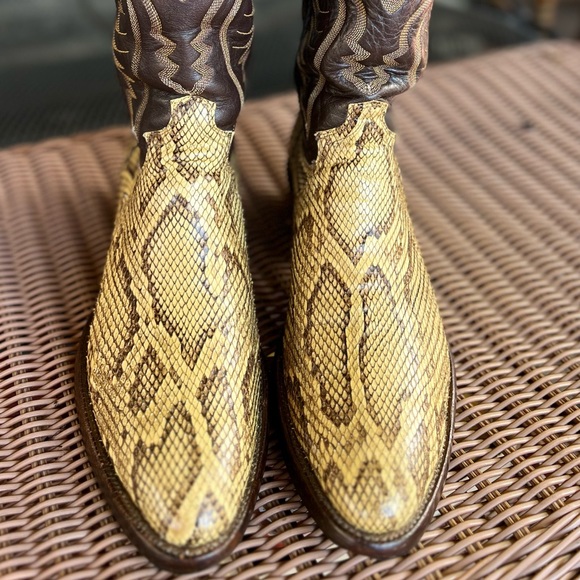 SOLD !!! Awesome Justin Exotic Rock Python Boots🤠 - Picture 4 of 11
